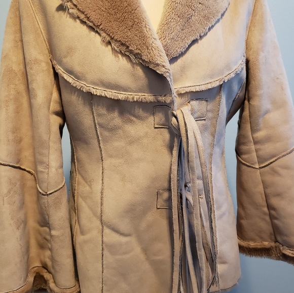 Maksa Faux Fur Jacket - Picture 3 of 8